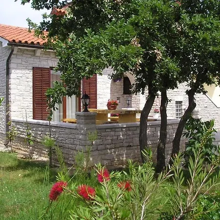 Apartment Family Friendly With A Swimming Pool Manjadvorci, Marcana - 2301 *