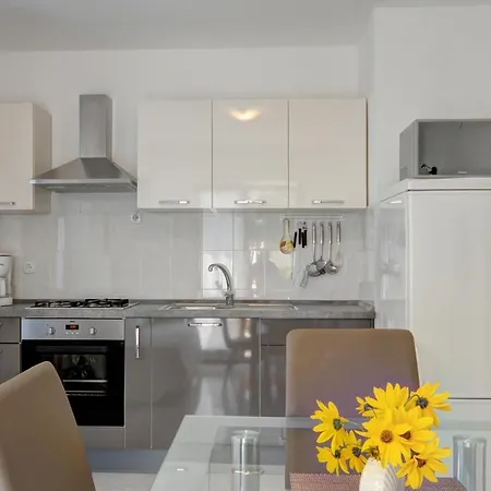 Apartment Family Friendly With A Swimming Pool Manjadvorci, Marcana - 2301
